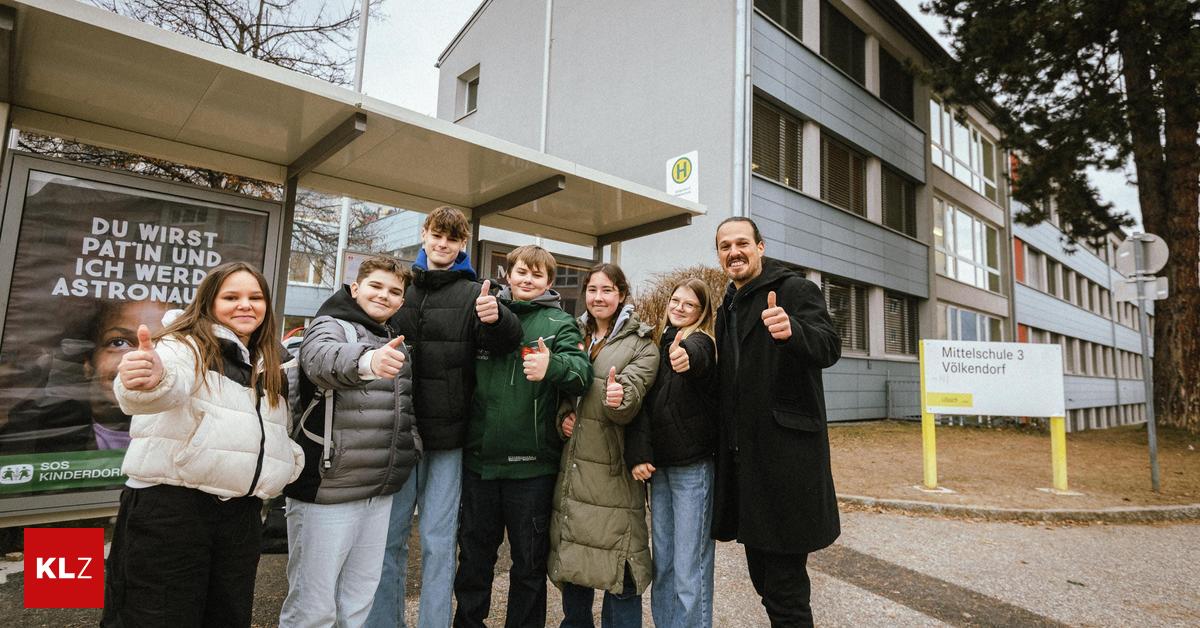 Villach Neue Buswartehäuschen bei den Schulen